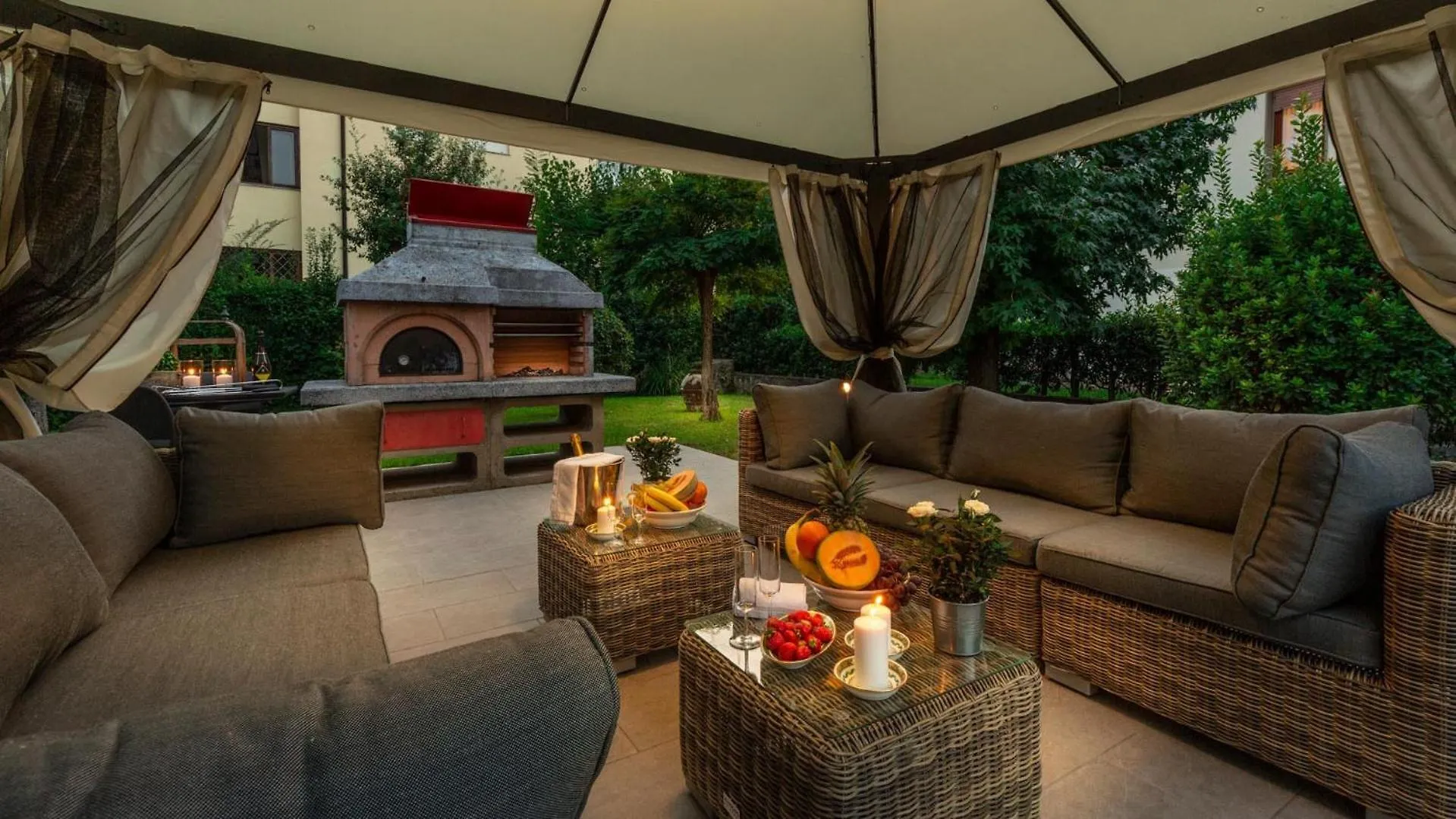 Villa Olivia: A New Luxury Villa With Garden Lucca