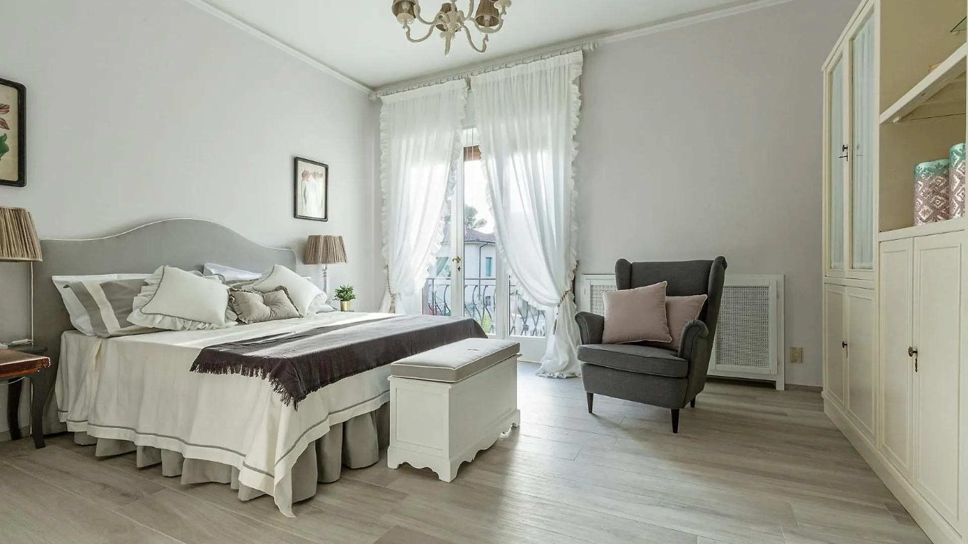 Villa Olivia: A New Luxury Villa With Garden Lucca