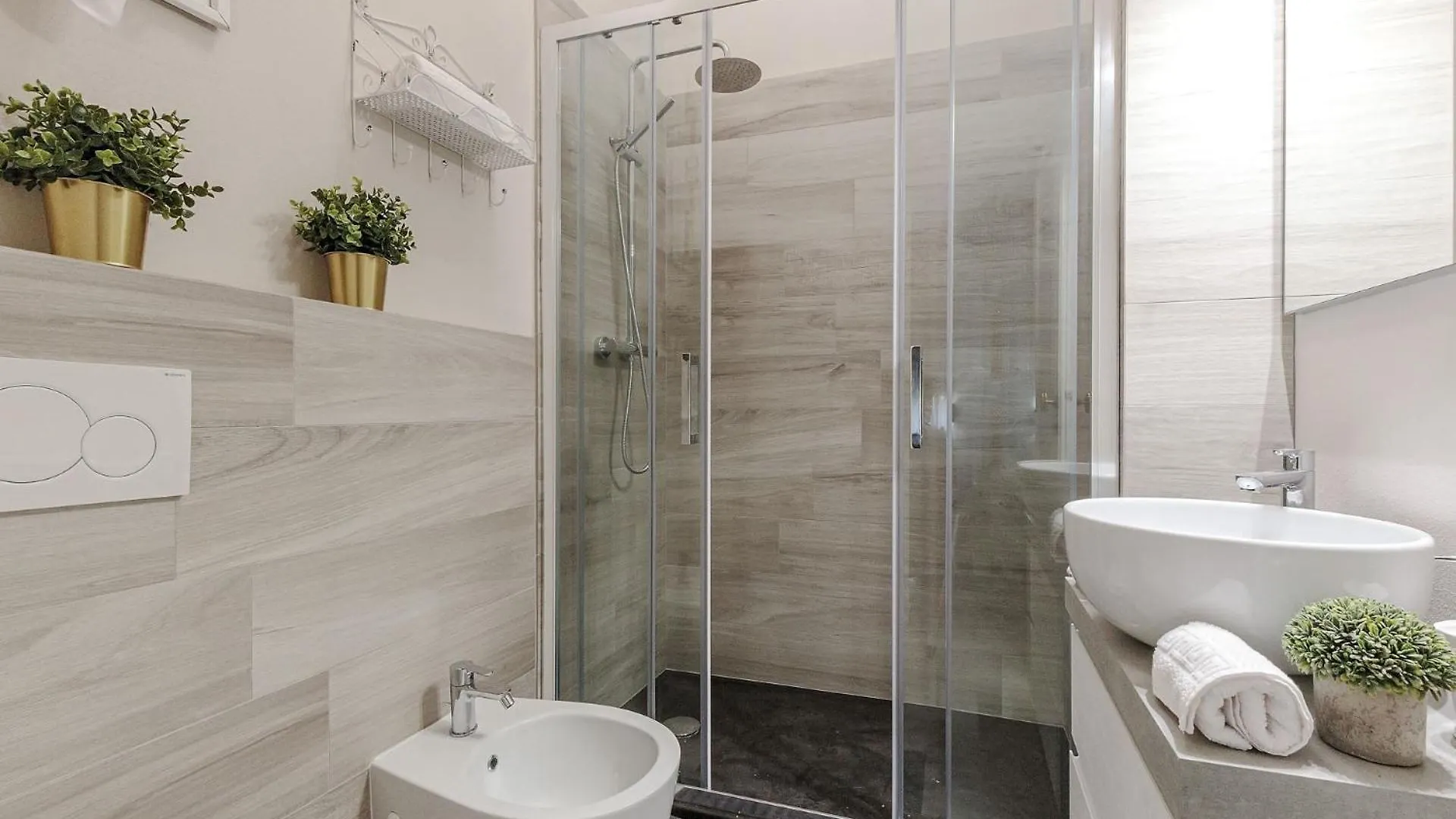 Villa Olivia: A New Luxury Villa With Garden Lucca Italy