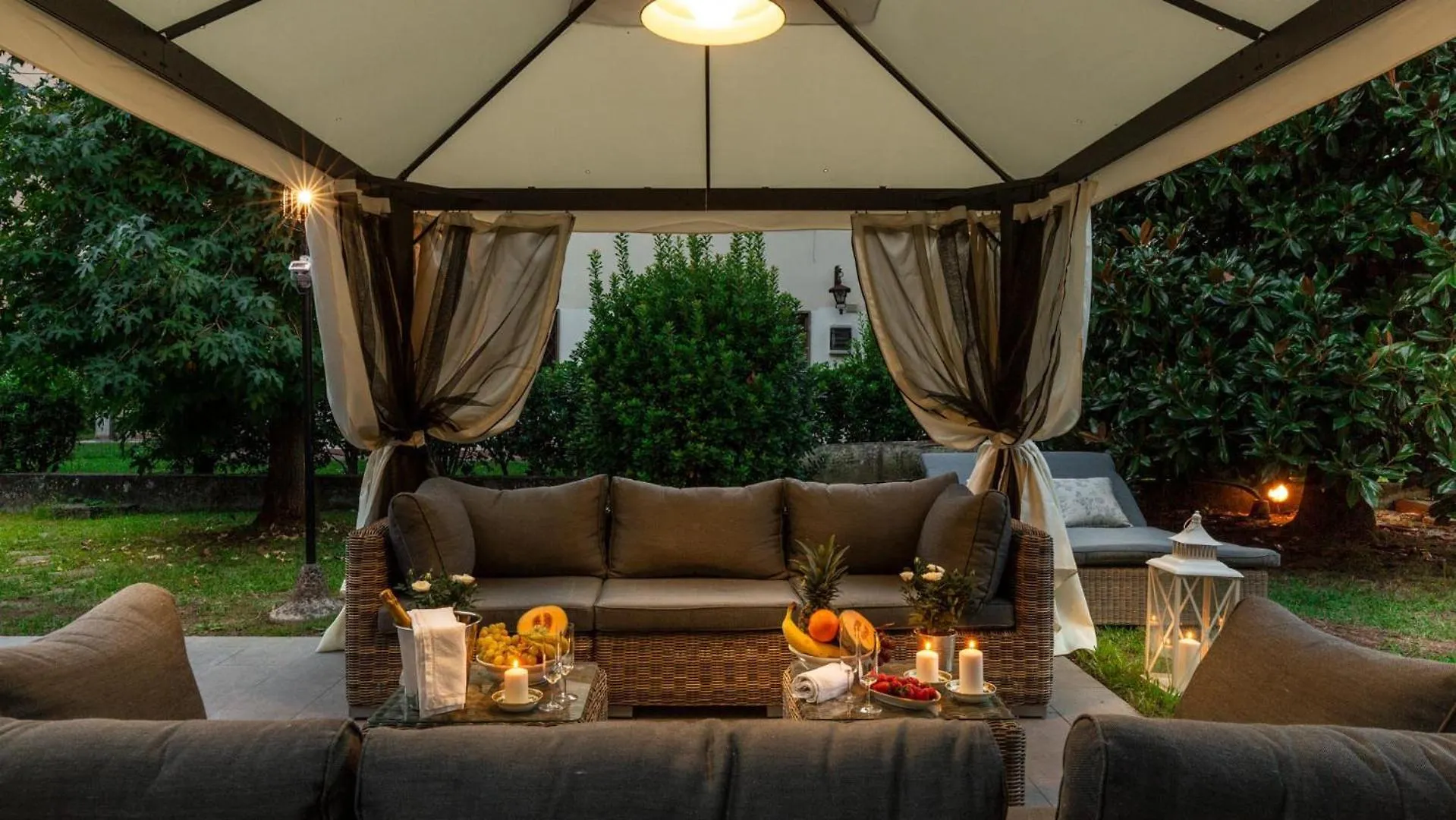 Villa Olivia: A New Luxury Villa With Garden Lucca