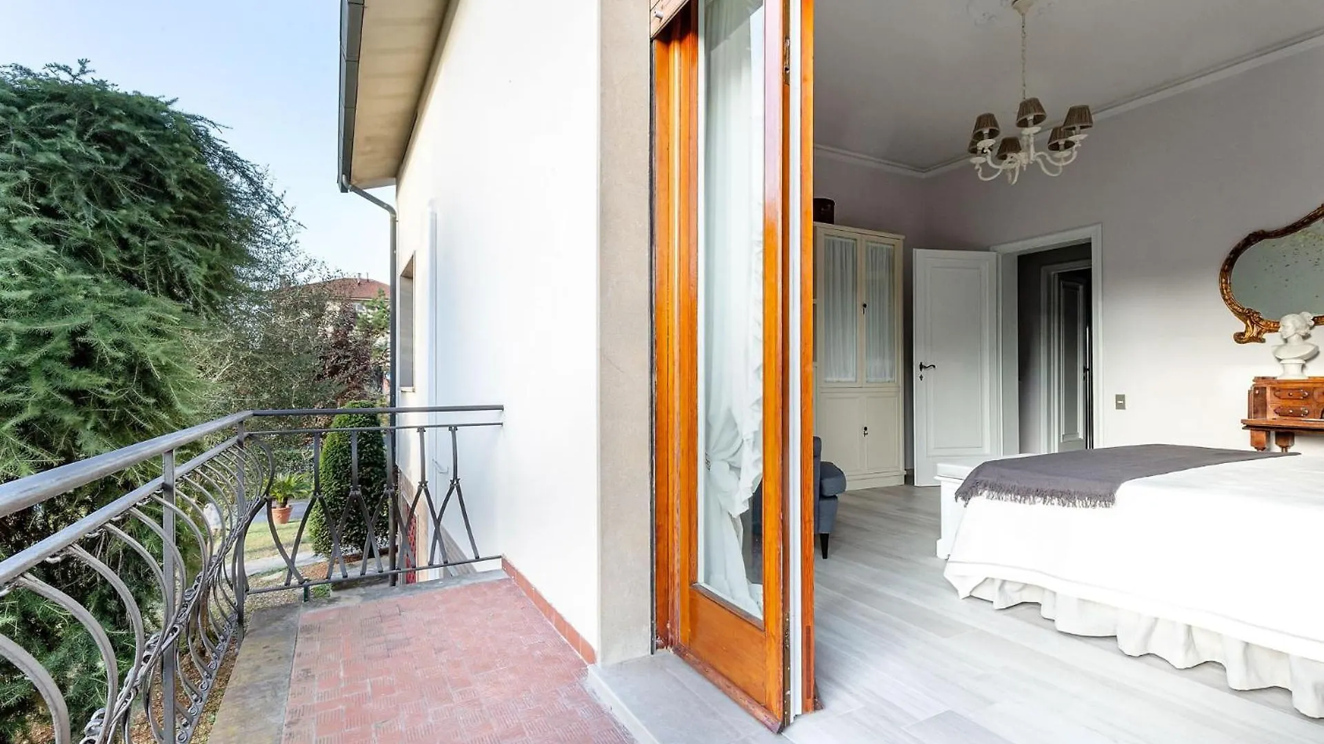 Villa Olivia: A New Luxury Villa With Garden Lucca