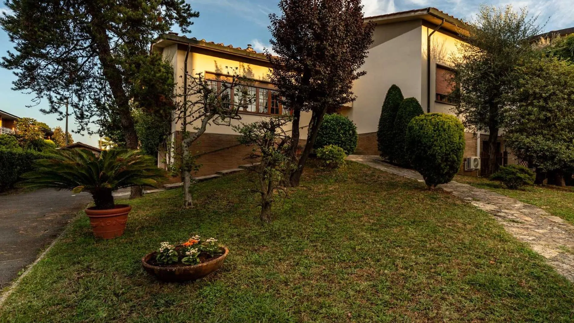 Villa Olivia: A New Luxury Villa With Garden Lucca