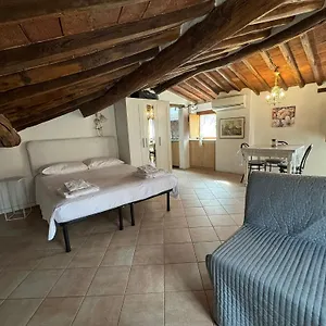 Appartamento La Casa Del Galletto - At The Of The, Lucca
