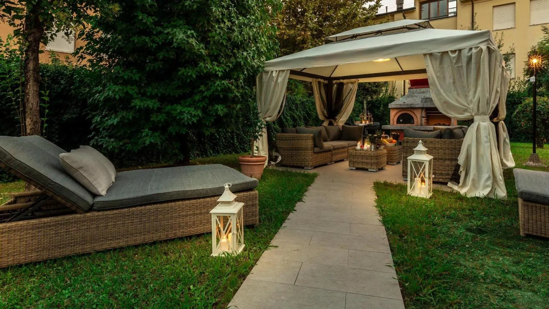 Villa Olivia: A New Luxury Villa With Garden Лукка