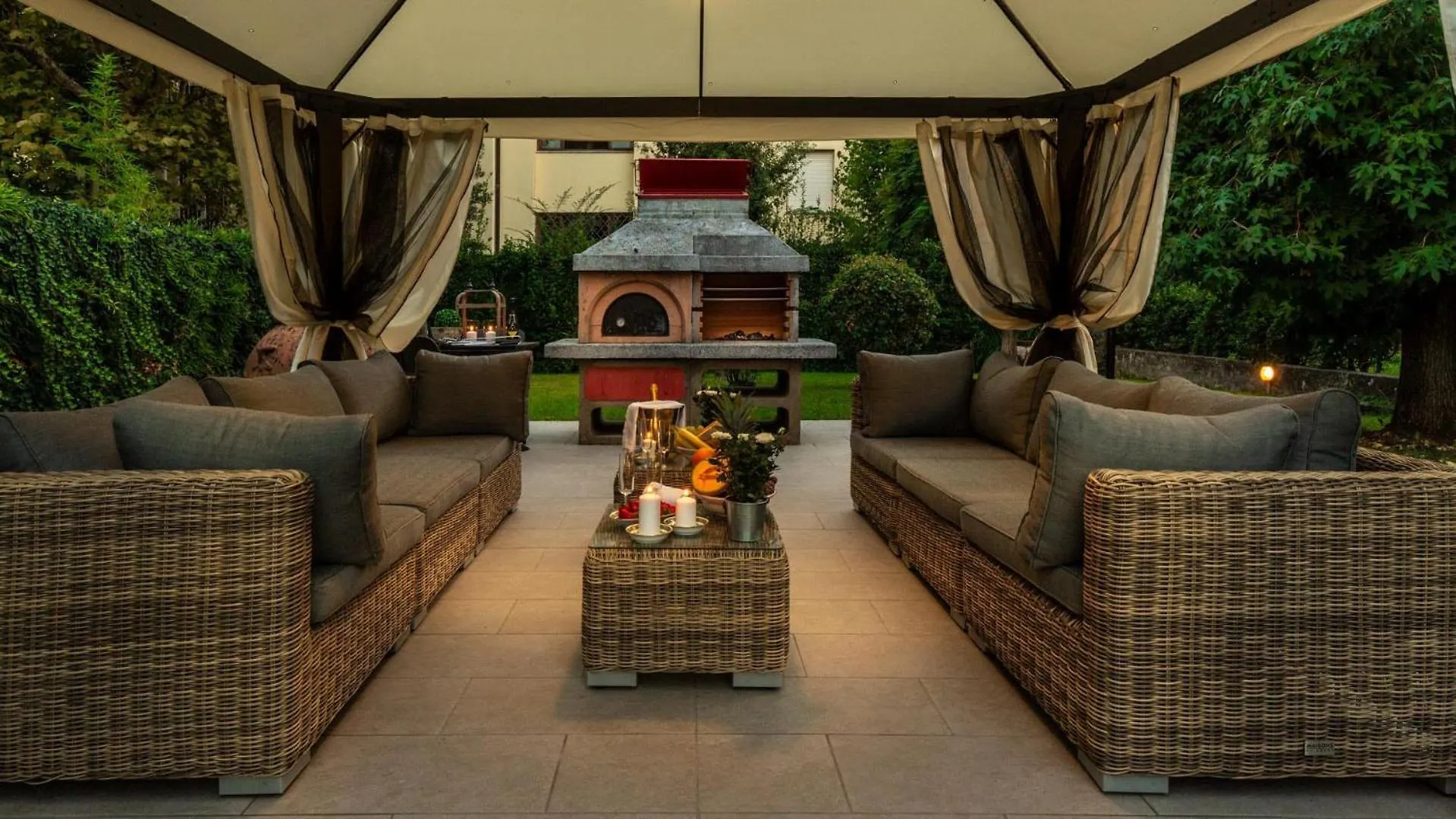 Villa Olivia: A New Luxury Villa With Garden Лукка